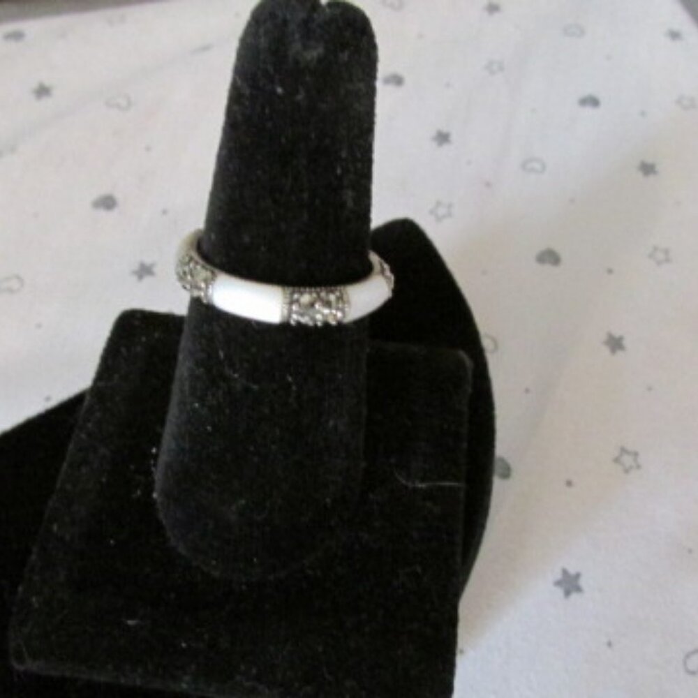 Marcasite & mother of Pearl Ring